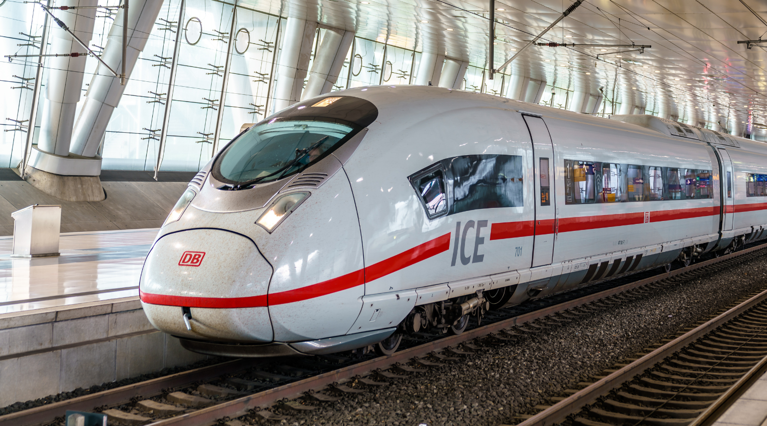 Zugfahren und Aus-dem-Fenster-Schauen
