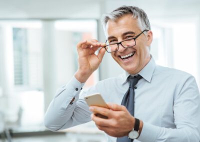 Selbstbewusstsein vor der Kamera aufbauen